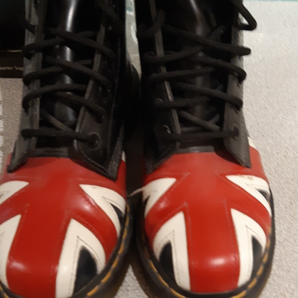 Doc Martens - Picture 2 of 5